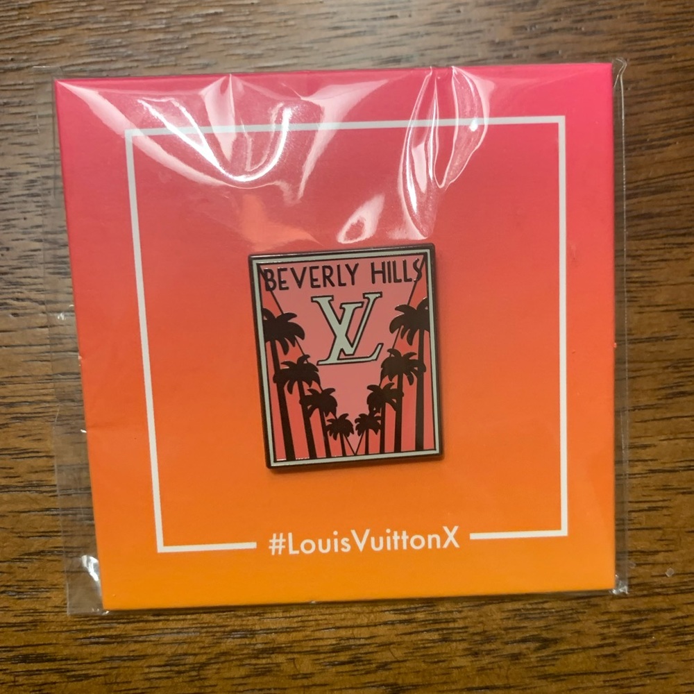 Louis Vuitton x Beverly Hills pin